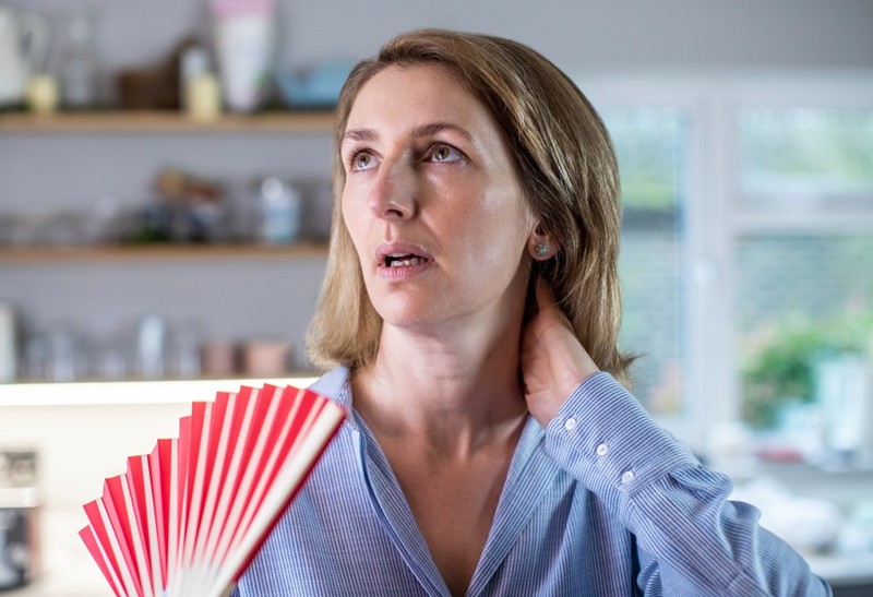 Sind die Wechseljahre wirklich so schlimm? Prominente Frauen sprechen über ihre Erfahrungen.