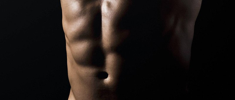 Bauch und Unterbauch werden als erogene Zone bei Männern völlig unterschätzt.