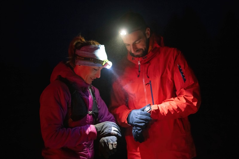 Fackel- oder Winterwanderungen eignen sich hervorragend als Winter-Date.