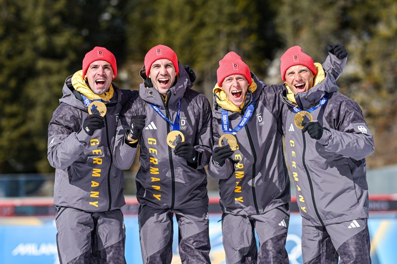 Die deutsche Biathlon-Staffel bekommt nach zwölf Jahren ihr verdientes Gold.