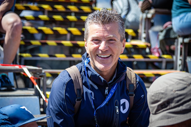 Moderator Daniel Weiss werden objektisierende Bezeichnungen und Kommentare vorgeworfen.