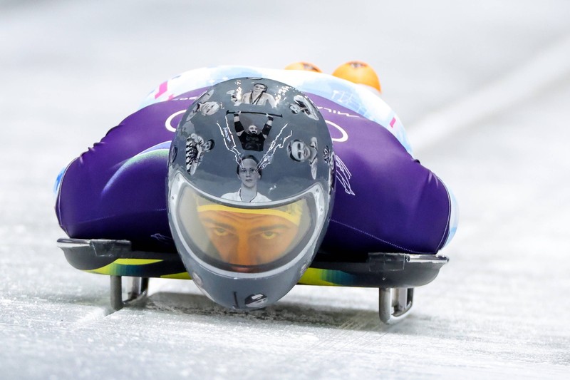 Skeleton-Athlet Vladislav Heraskevych trägt eine Botschaft auf seinem Helm.
