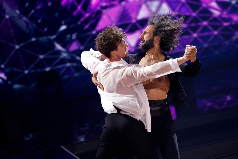 Die Top-Verdienenden der Profis sollen Massimo Sinató und Ekaterina Leonova sein.