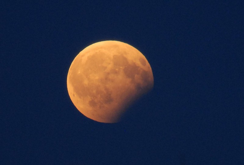 Wie die Fische-Mondfinsternis am 28. August dein Sternzeichen trifft.
