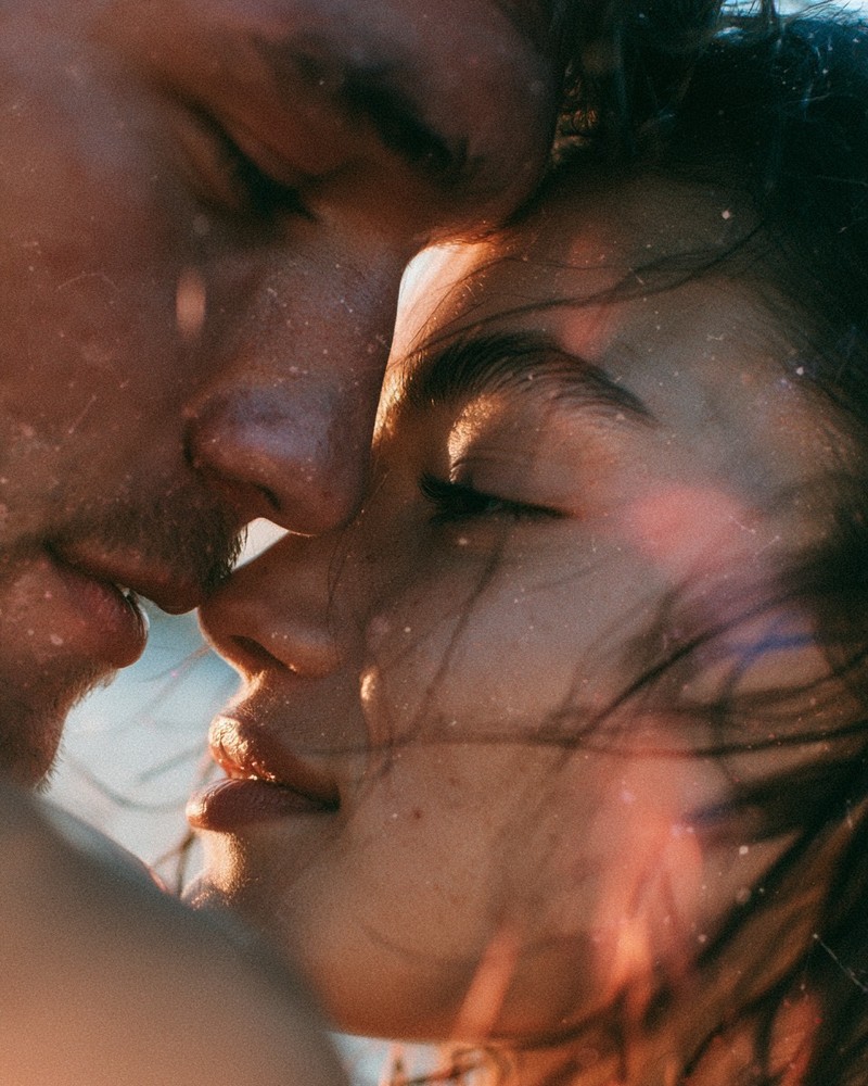 Waage erlebt im September Charme, Flirts und wichtige Herzensgrenzen.