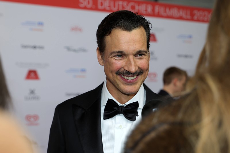 Florian David Fitz positioniert sich gegen Rechts.